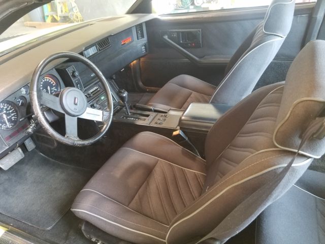 1987 Yellow Chevrolet Camaro