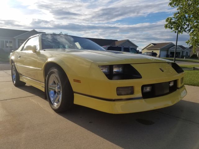 1987 Yellow Chevrolet Camaro