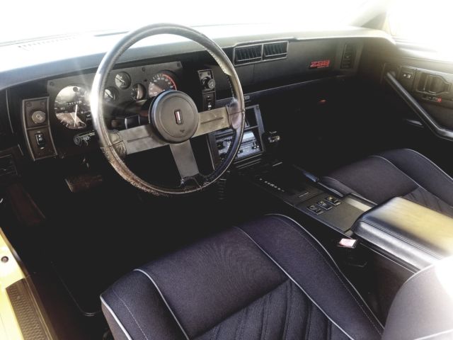 1987 Yellow Chevrolet Camaro