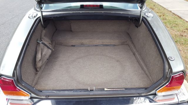 1987 Teal Jaguar XJ6 Sedan