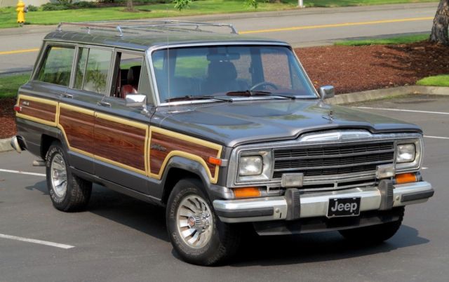 1987 GRAY Jeep Wagoneer SUV