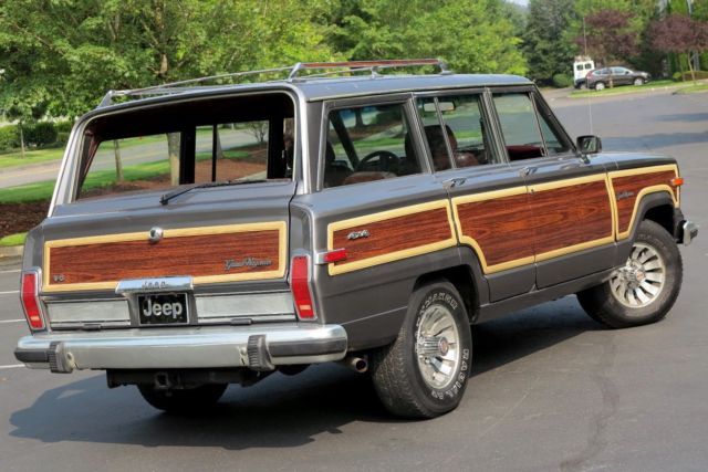 1987 GRAY Jeep Wagoneer SUV