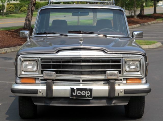 1987 GRAY Jeep Wagoneer SUV