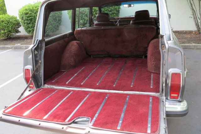 1987 GRAY Jeep Wagoneer SUV