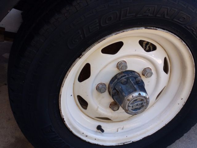 1987 White Land Rover Defender SUV