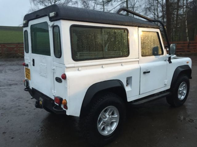 1987 white Land Rover Defender