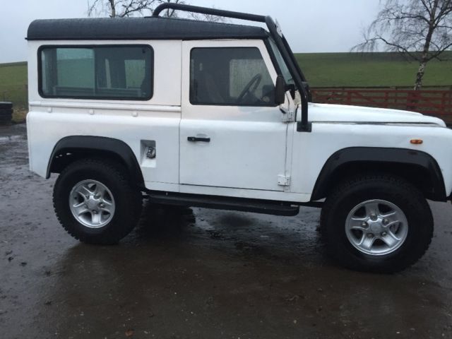 1987 white Land Rover Defender