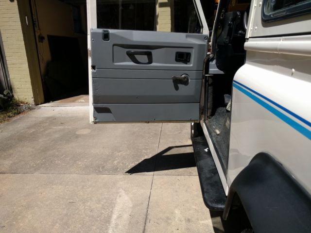 1987 White Land Rover Defender SUV