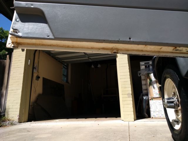 1987 White Land Rover Defender SUV