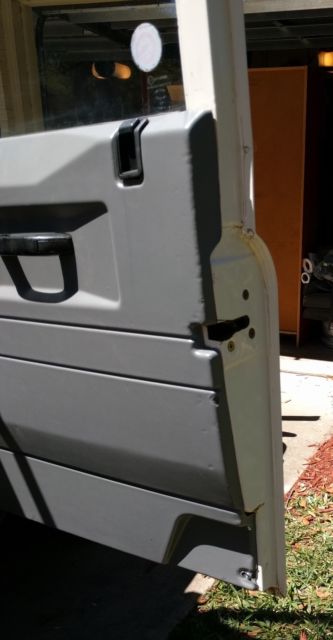 1987 White Land Rover Defender SUV