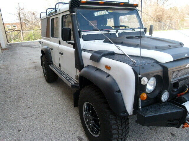 1987 White Land Rover Defender SUV