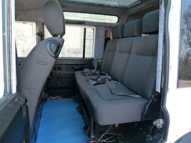 1987 White Land Rover Defender SUV