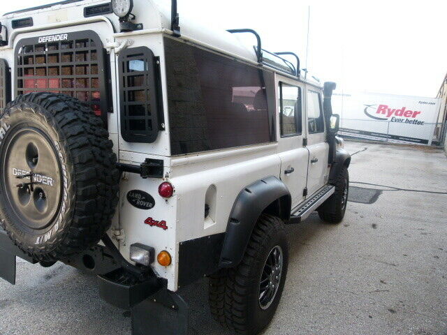 1987 White Land Rover Defender SUV