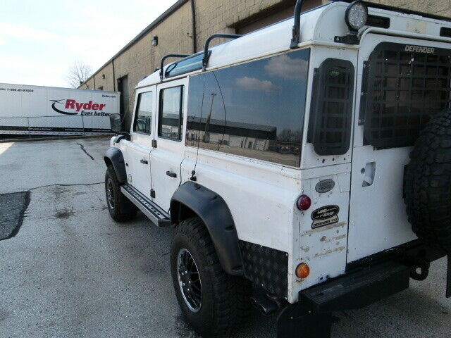 1987 White Land Rover Defender SUV