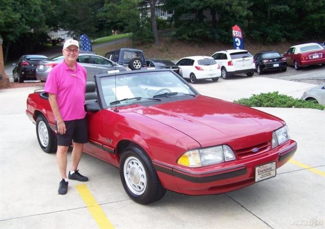 1987 Red Ford Mustang