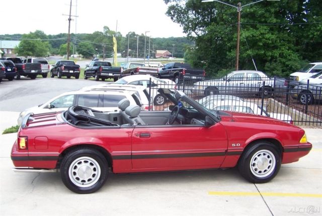 1987 Red Ford Mustang