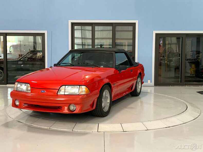 1987 Red Ford Mustang