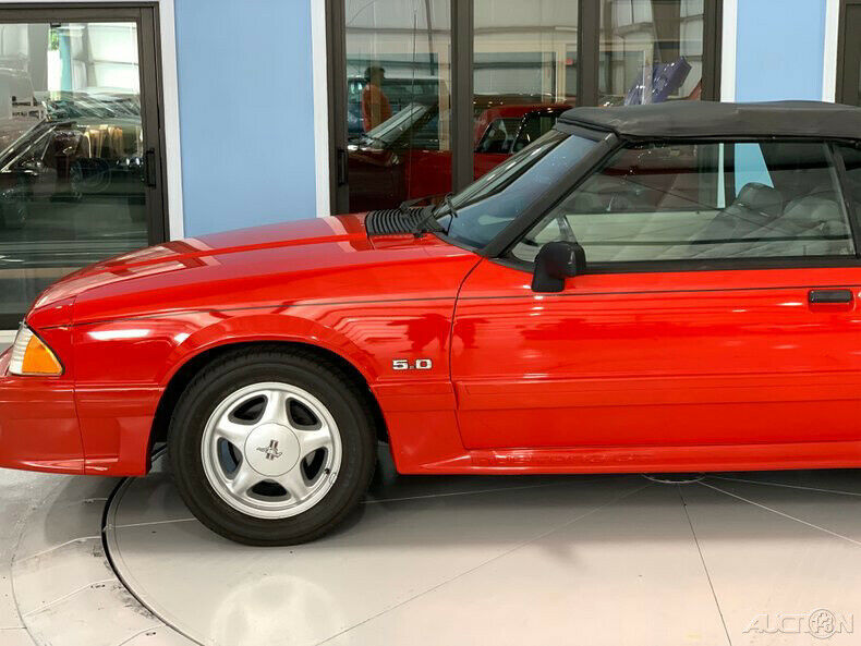 1987 Red Ford Mustang