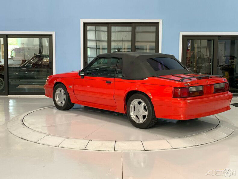 1987 Red Ford Mustang