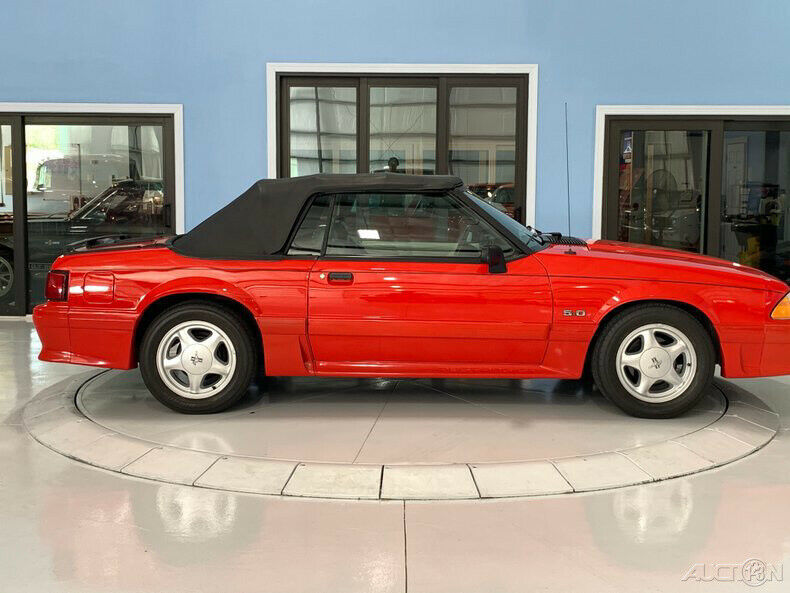 1987 Red Ford Mustang