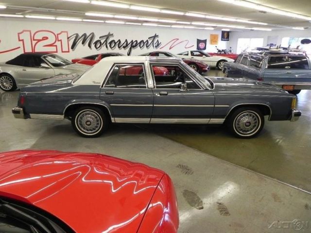 1987 Blue Ford Crown Victoria Sedan