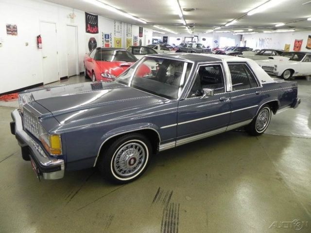 1987 Blue Ford Crown Victoria Sedan