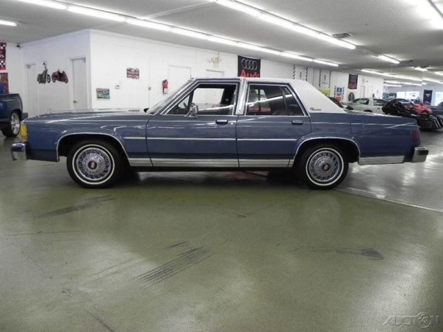 1987 Blue Ford Crown Victoria Sedan