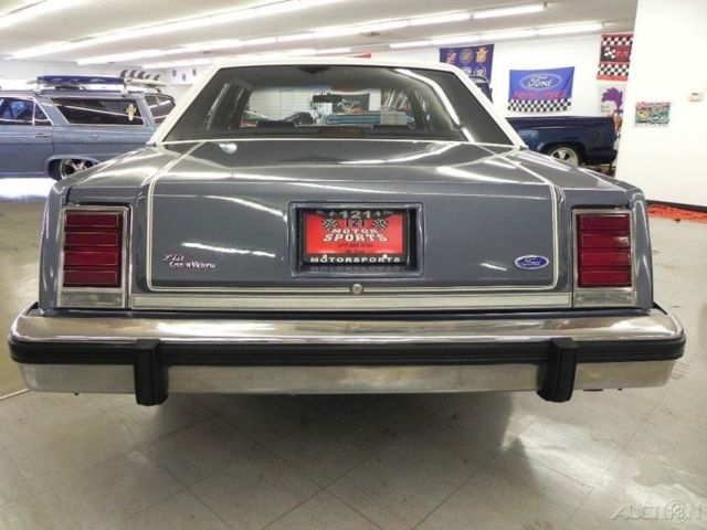 1987 Blue Ford Crown Victoria Sedan