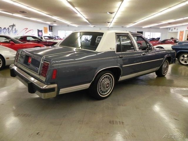 1987 Blue Ford Crown Victoria Sedan