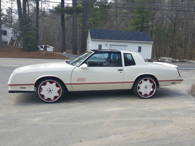 1987 WHITE Chevrolet Monte Carlo