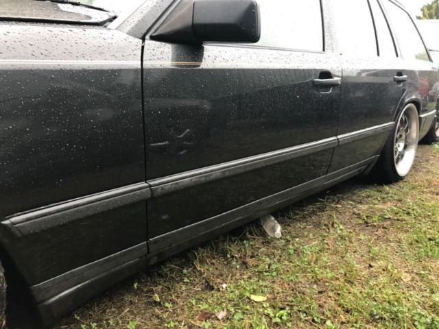 1987 Mercedes-Benz 300-Series