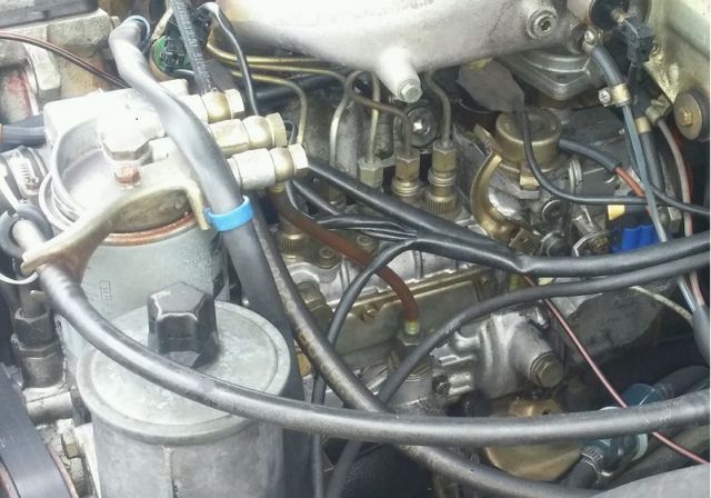 1987 Gold Mercedes-Benz 190-Series Sedan