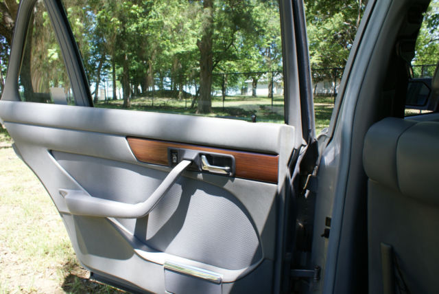 1987 SILVER #735 PAINT CODE Mercedes-Benz 300-Series SEDAN