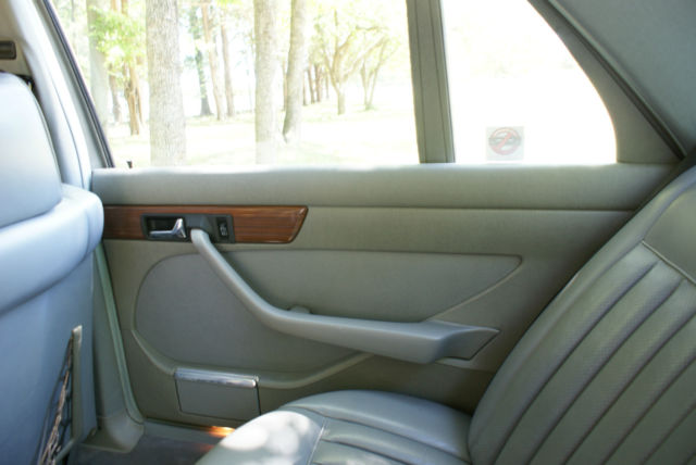 1987 SILVER #735 PAINT CODE Mercedes-Benz 300-Series SEDAN