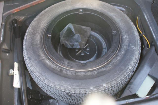 1987 SILVER #735 PAINT CODE Mercedes-Benz 300-Series SEDAN