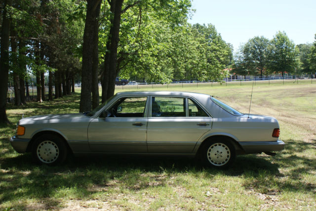 1987 SILVER #735 PAINT CODE Mercedes-Benz 300-Series SEDAN