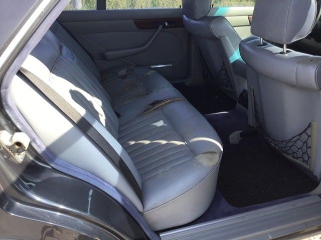 1987 BLACK Mercedes-Benz 300-Series Sedan