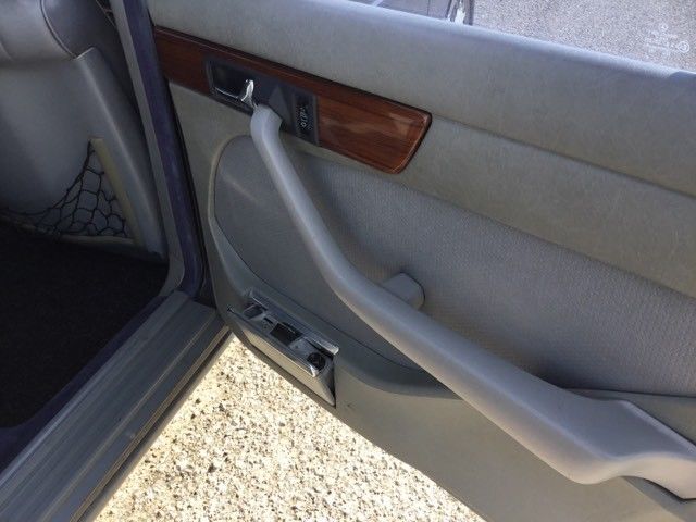 1987 BLACK Mercedes-Benz 300-Series Sedan