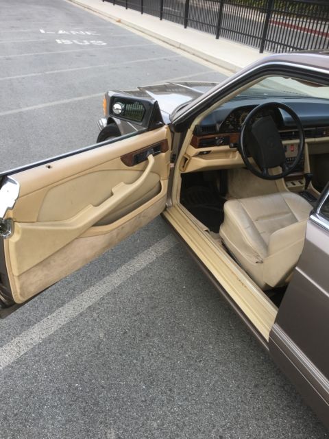 1987 Brown Mercedes-Benz 500-Series Coupe