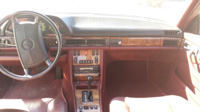 1987 Brown Mercedes-Benz 500-Series Coupe