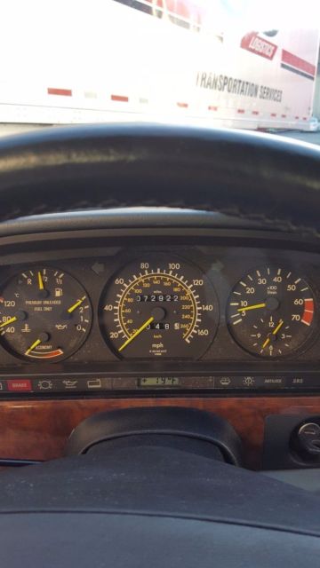 1987 Blue Mercedes-Benz 500-Series Sedan