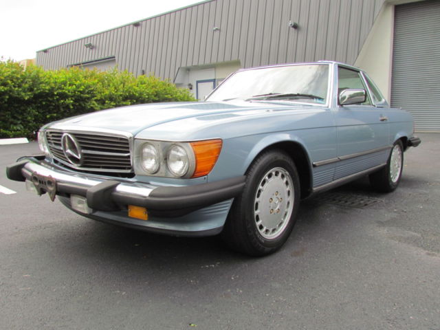 1987 Red Mercedes-Benz SL-Class Convertible