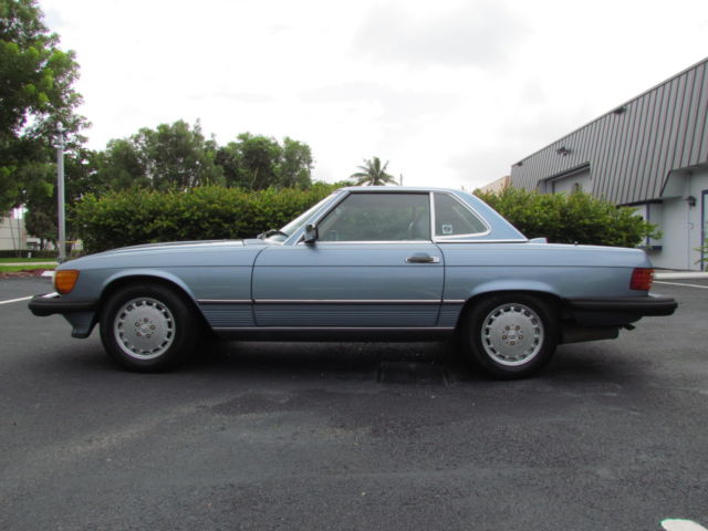 1987 Red Mercedes-Benz SL-Class Convertible