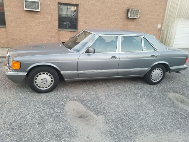 1987 Mercedes-Benz 500-Series