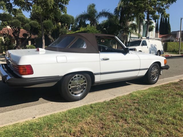 1987 white Mercedes-Benz SL-Class Convertible