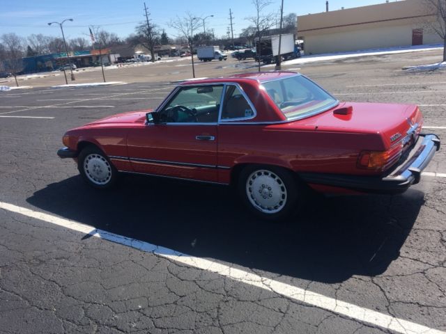 1987 Red Mercedes-Benz SL-Class Convertible
