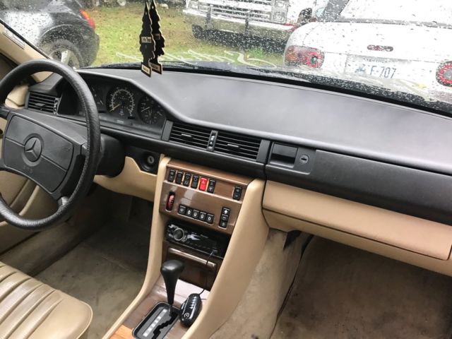 1987 Mercedes-Benz 300-Series