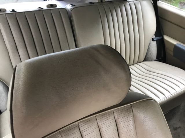 1987 Mercedes-Benz 300-Series