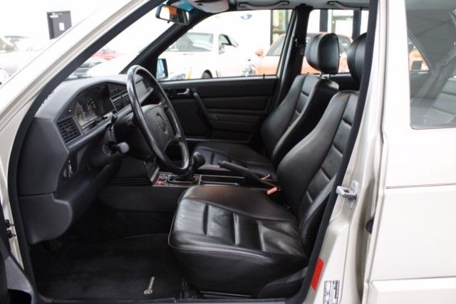 1987 Silver Mercedes-Benz 190 --