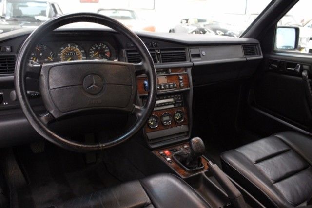 1987 Silver Mercedes-Benz 190 --